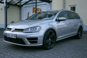 Volkswagen Golf R Station Wagon - Foto spia 28-03-2014