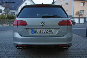 Volkswagen Golf R Station Wagon - Foto spia 28-03-2014