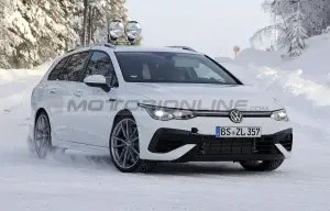 Volkswagen Golf R Variant 2021 - Foto spia 18-02-2021 - 1