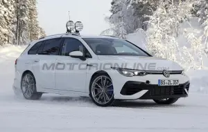 Volkswagen Golf R Variant 2021 - Foto spia 18-02-2021