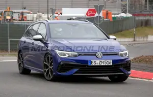 Volkswagen Golf R Variant 2021 - Foto spia 23-03-2021 - 3