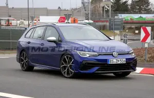 Volkswagen Golf R Variant 2021 - Foto spia 23-03-2021 - 1