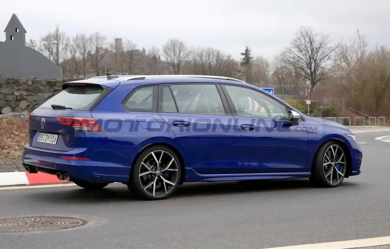 Volkswagen Golf R Variant 2021 - Foto spia 23-03-2021 - 7