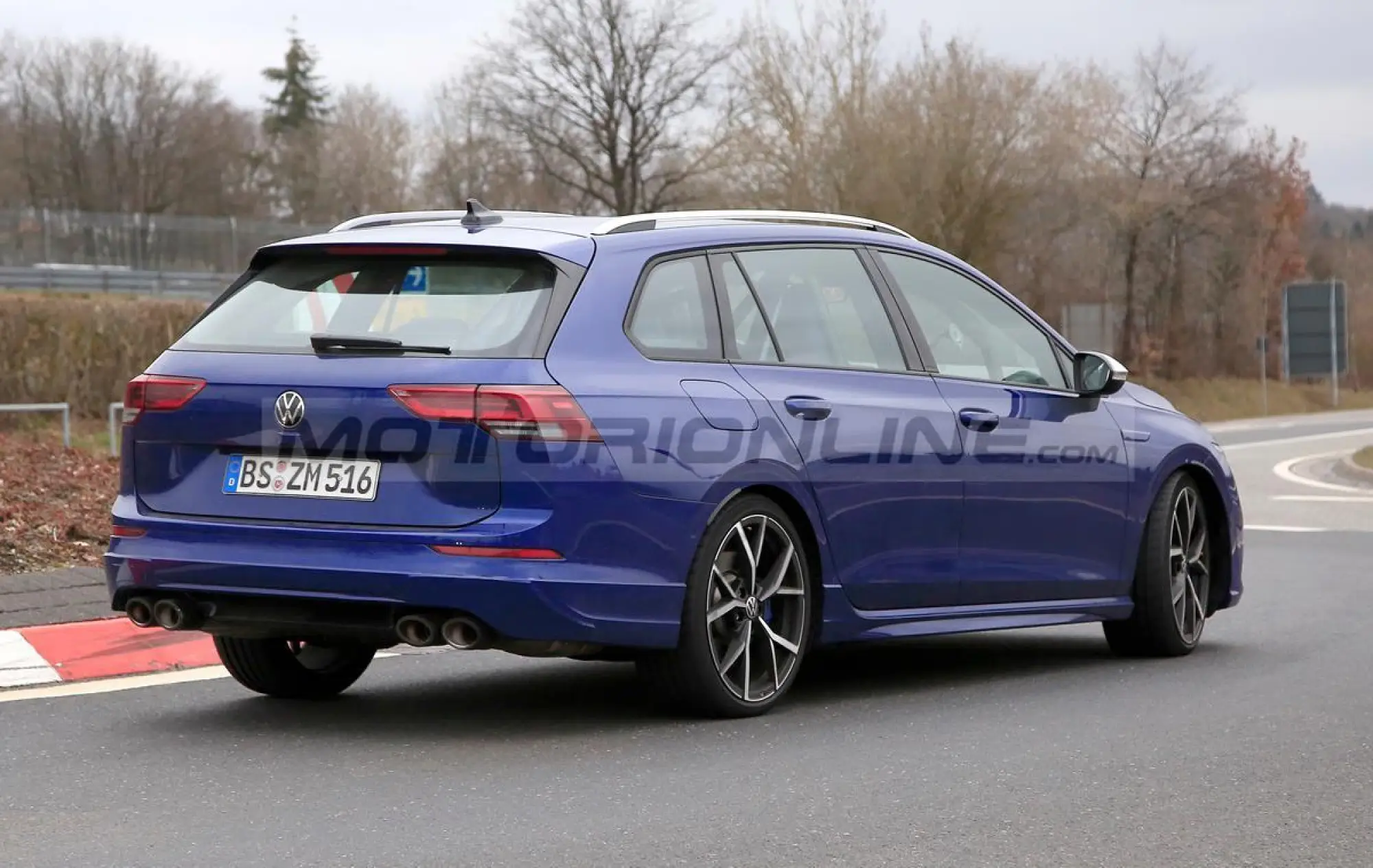 Volkswagen Golf R Variant 2021 - Foto spia 23-03-2021 - 9