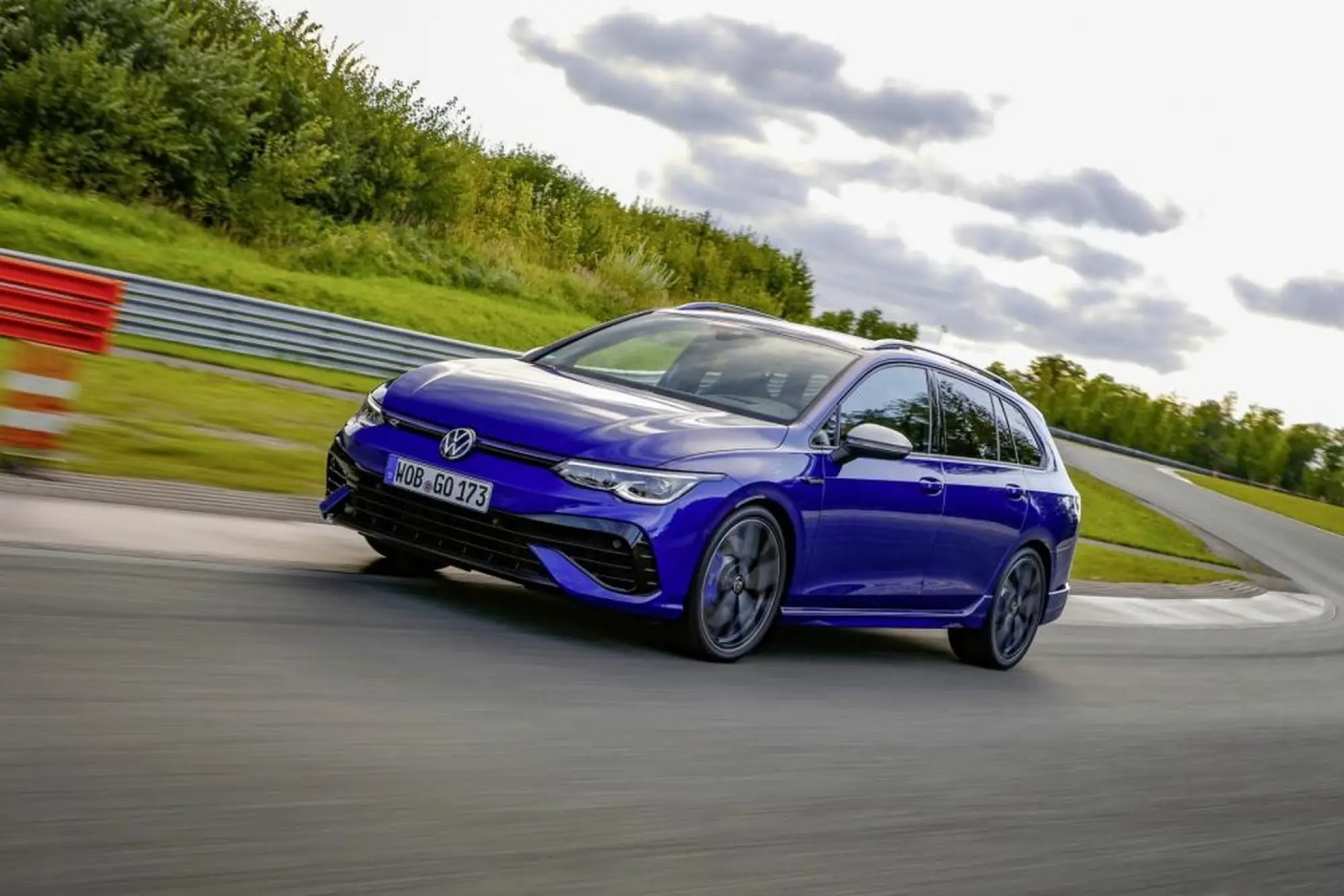 Volkswagen Golf R Variant 2022 - gallery - 12