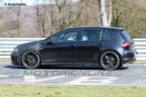 Volkswagen Golf R VII - Foto spia 16-04-2013 - 3