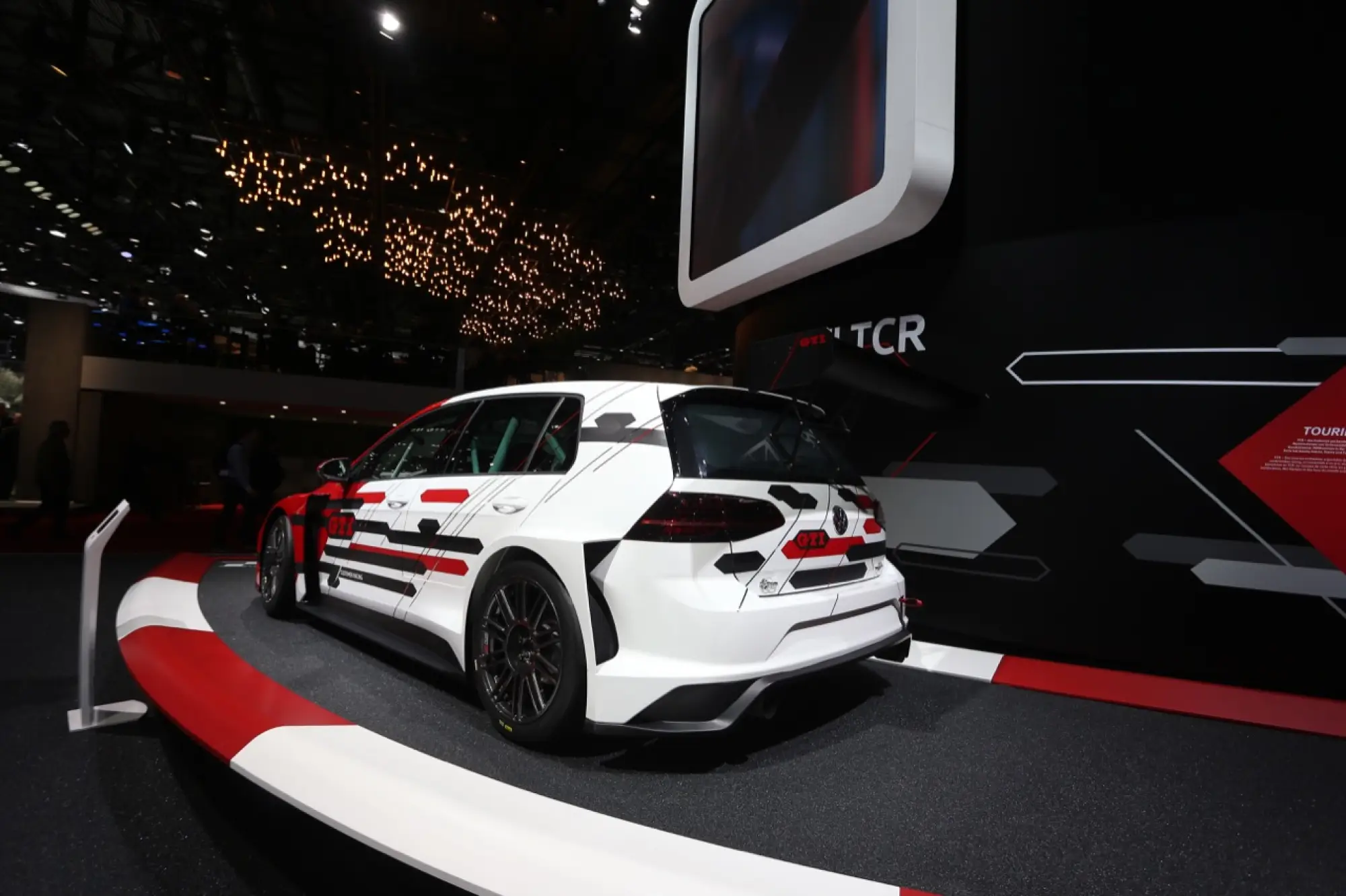 Volkswagen Golf TCR - Salone di Ginevra 2018 - 1