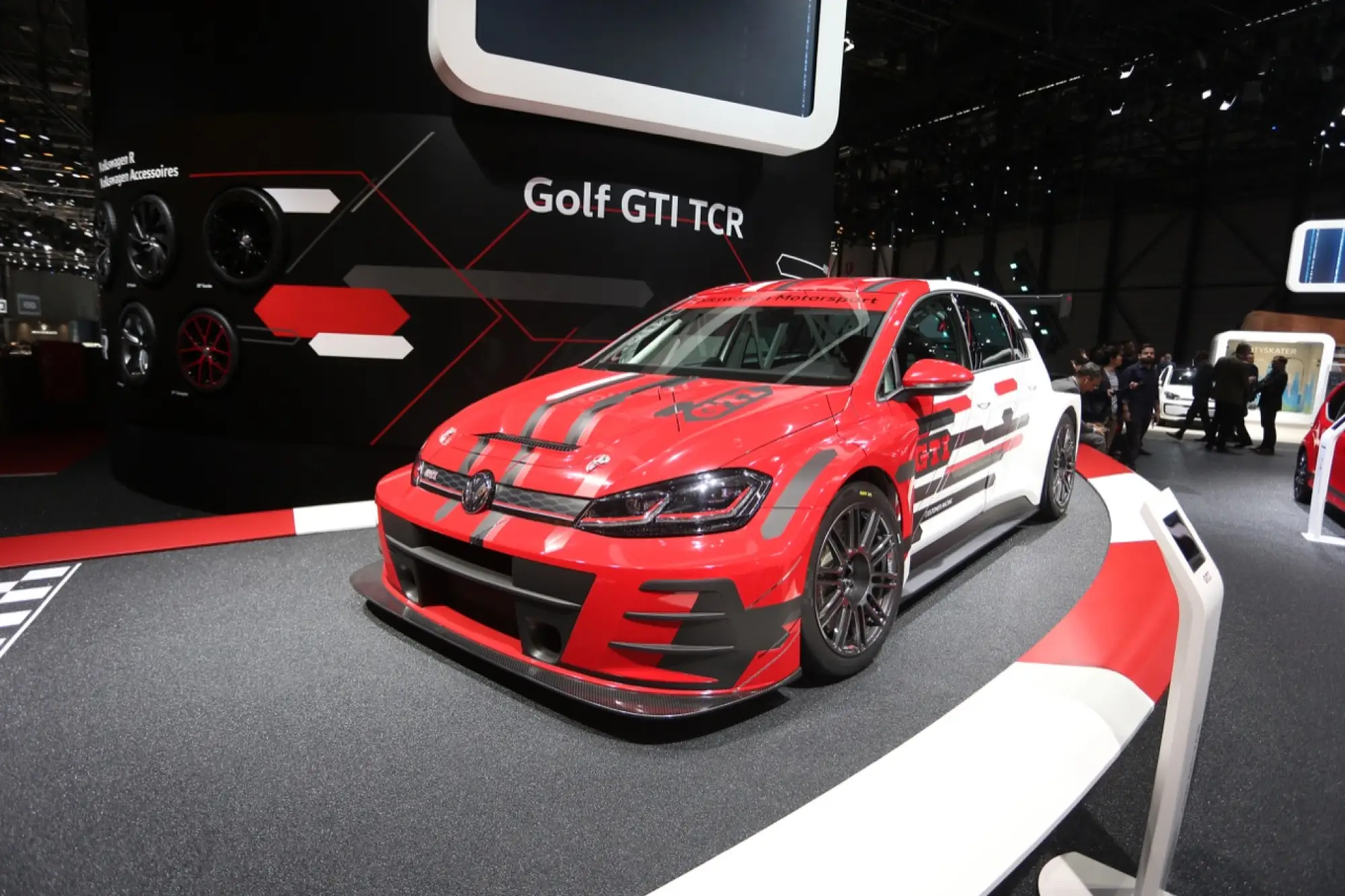 Volkswagen Golf TCR - Salone di Ginevra 2018 - 3