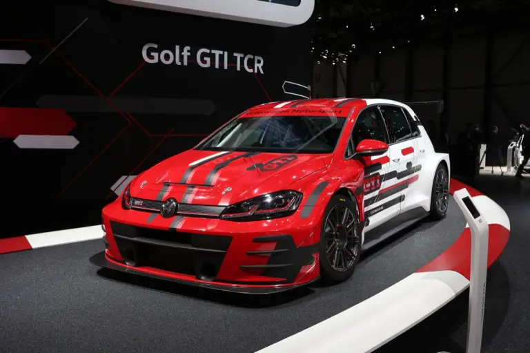 Volkswagen Golf TCR - Salone di Ginevra 2018 - 6
