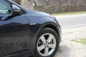 Volkswagen Golf TGI - Prova su Strada (2015)