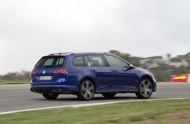 Volkswagen Golf Variant Alltrack, GTD, R: primo contatto - 11