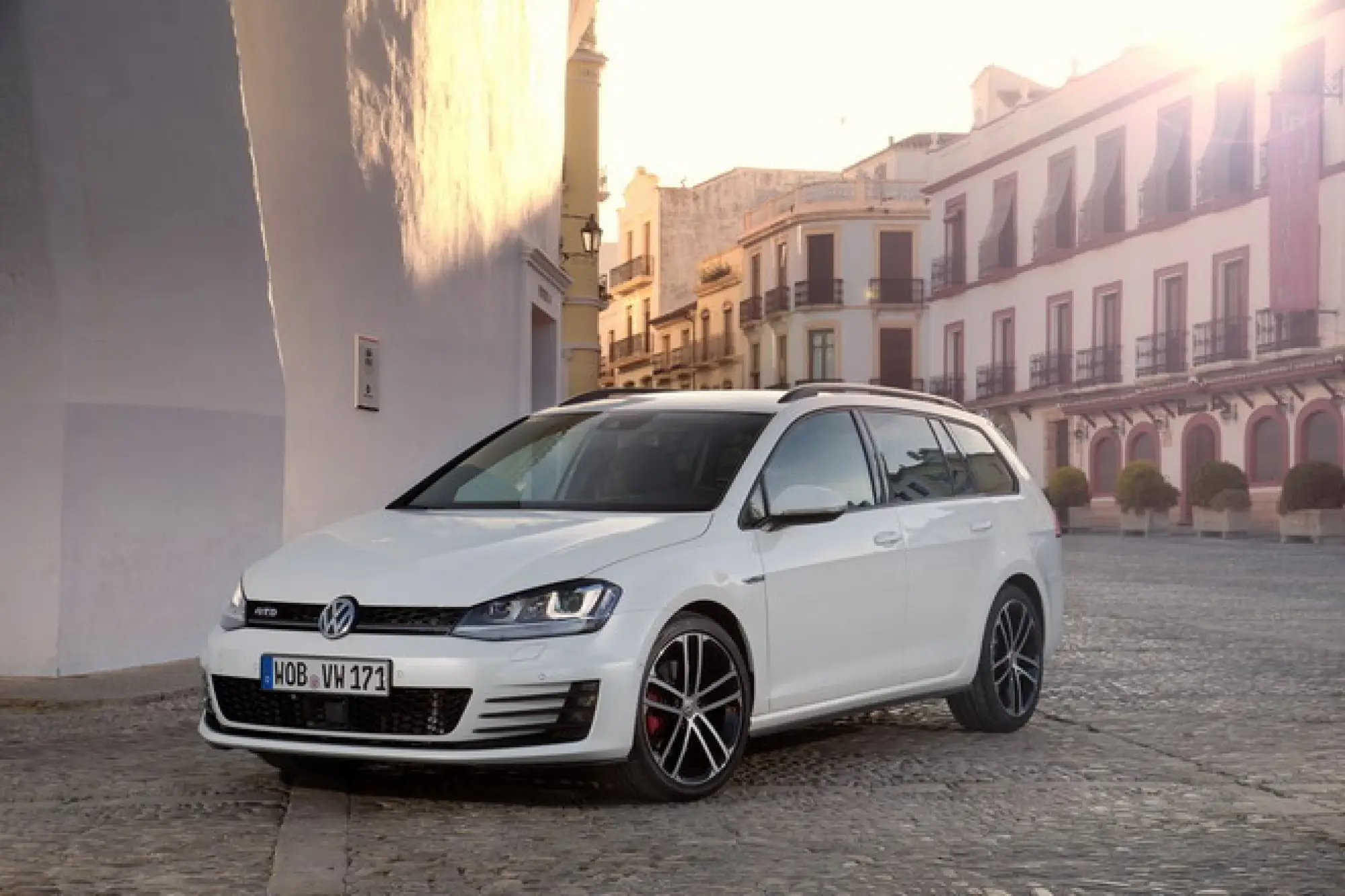 Volkswagen Golf Variant Alltrack, GTD, R: primo contatto - 83