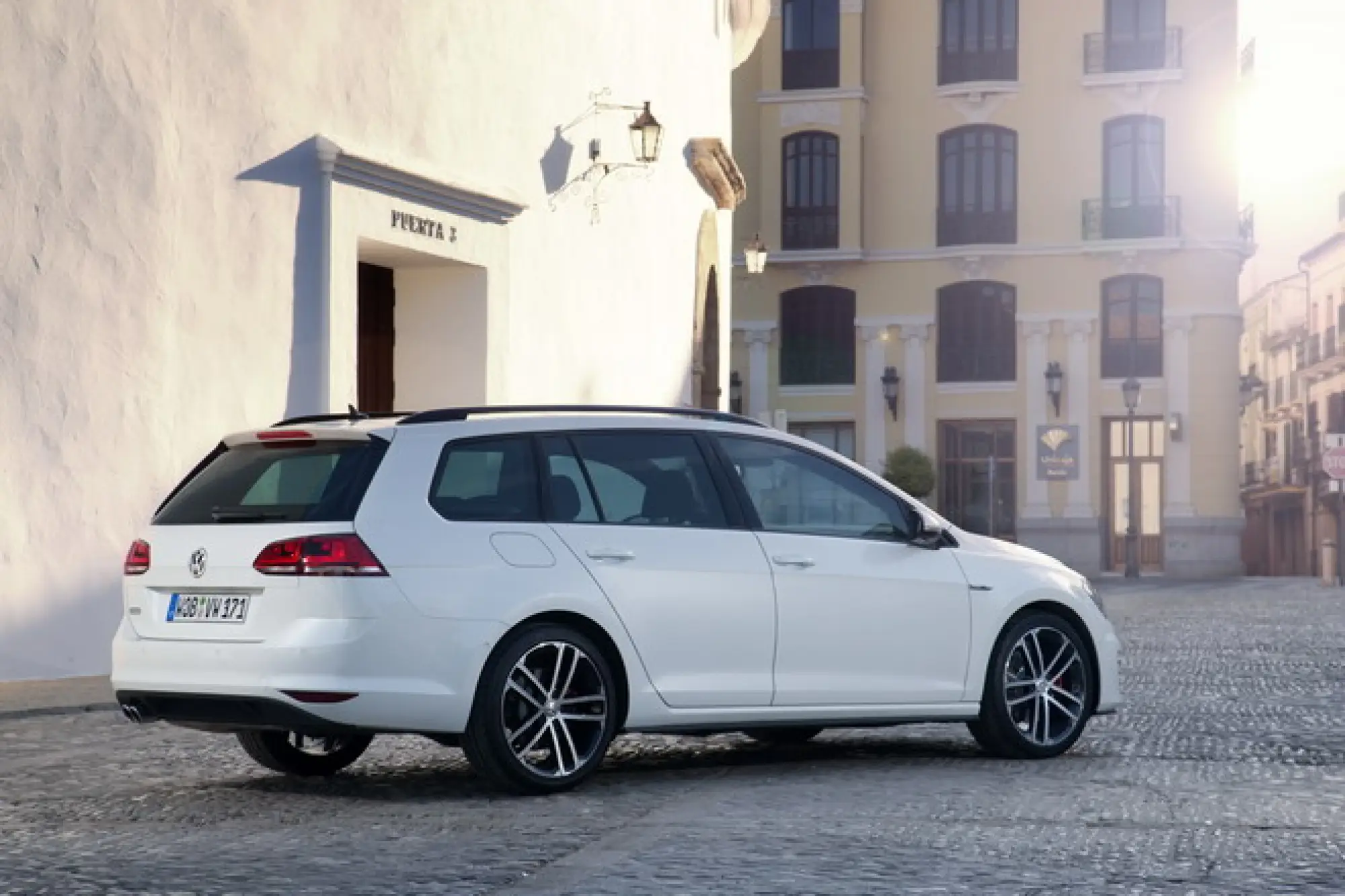 Volkswagen Golf Variant Alltrack, GTD, R: primo contatto - 86