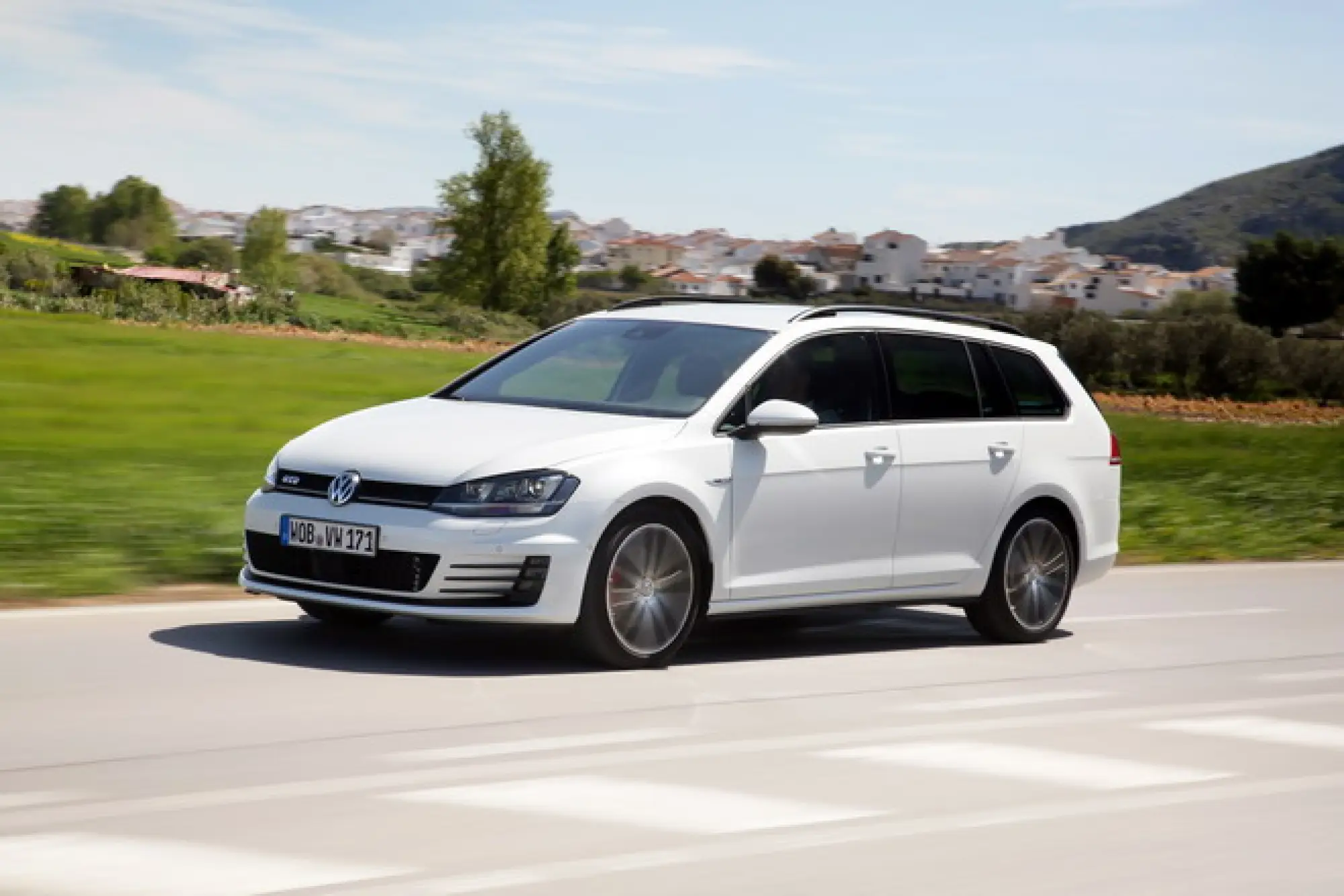 Volkswagen Golf Variant Alltrack, GTD, R: primo contatto - 99