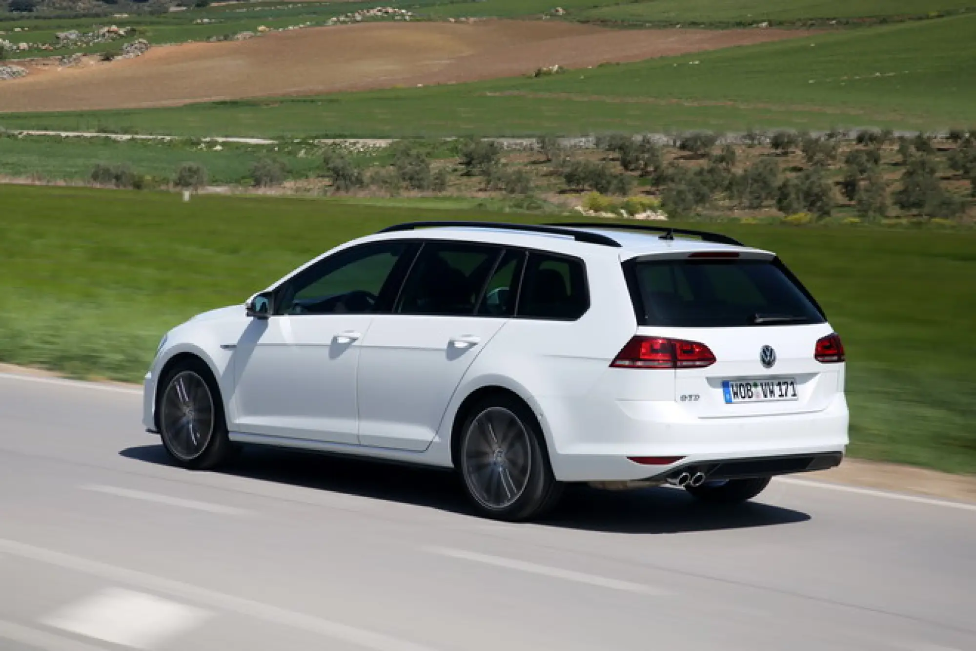 Volkswagen Golf Variant Alltrack, GTD, R: primo contatto - 101