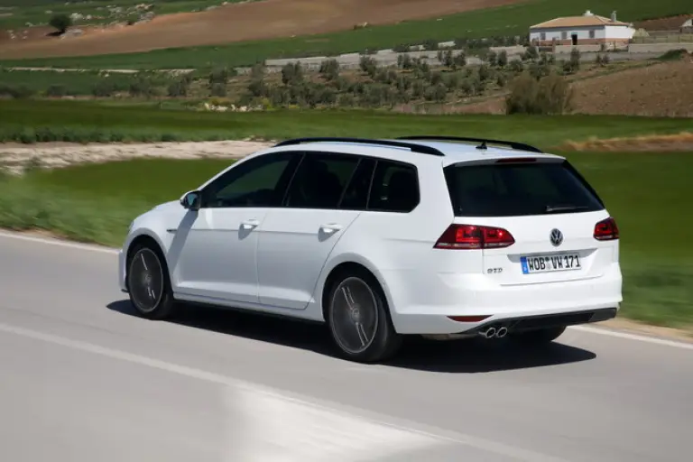 Volkswagen Golf Variant Alltrack, GTD, R: primo contatto - 102