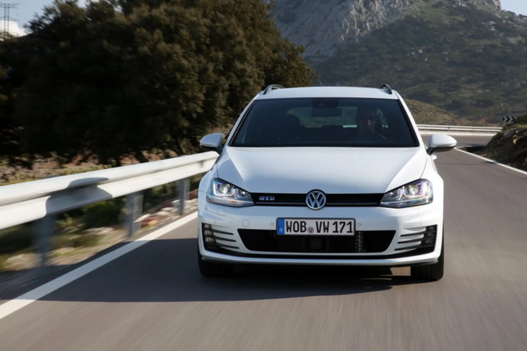 Volkswagen Golf Variant Alltrack, GTD, R: primo contatto - 110