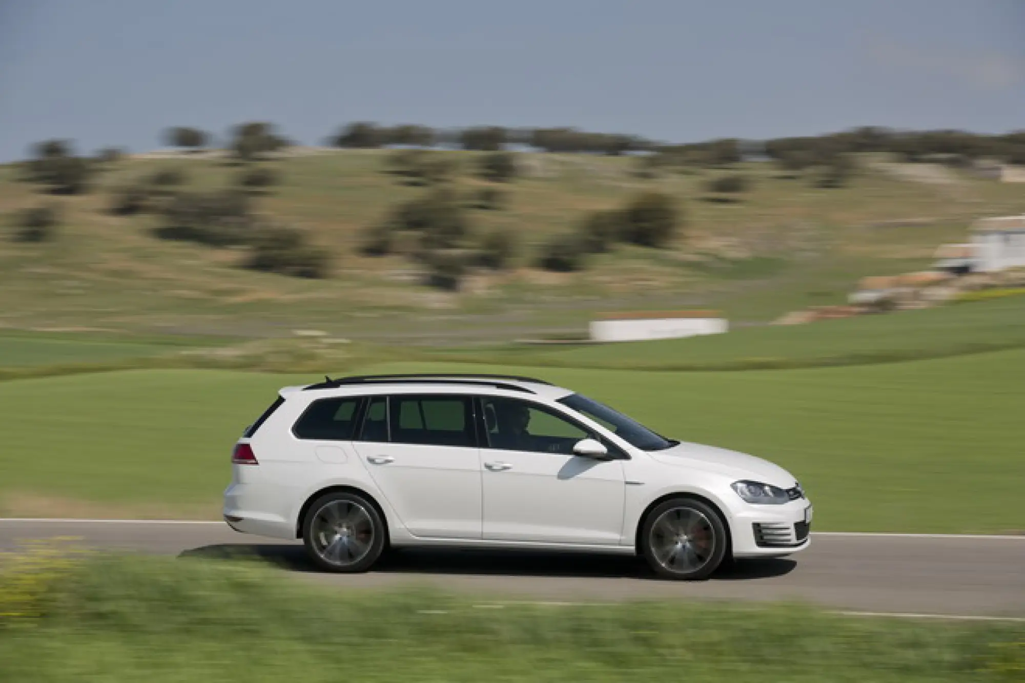 Volkswagen Golf Variant Alltrack, GTD, R: primo contatto - 131