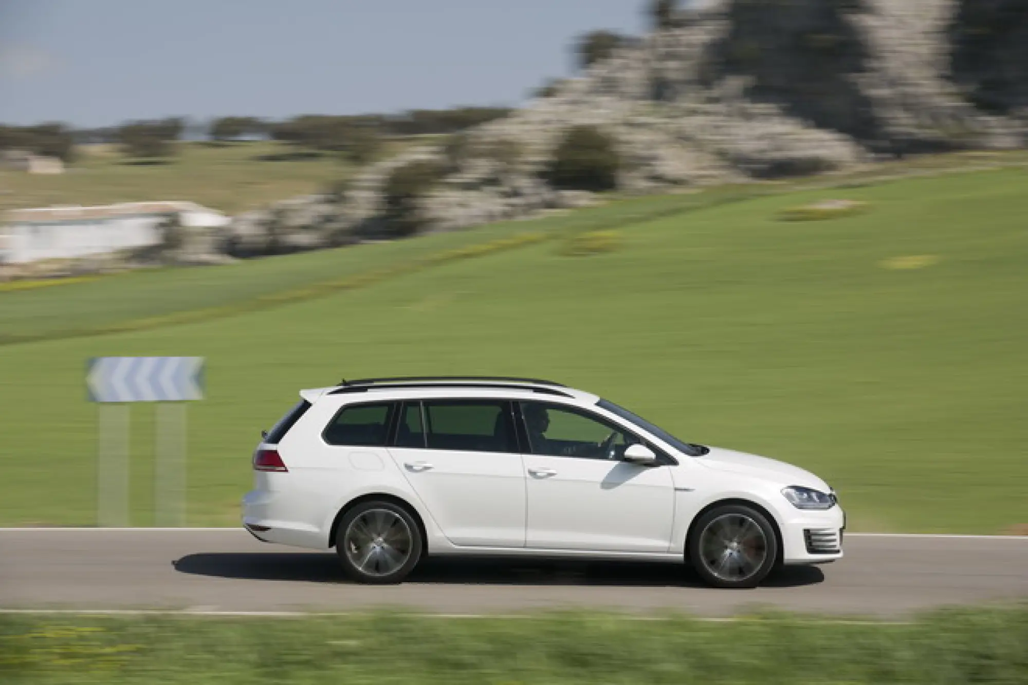 Volkswagen Golf Variant Alltrack, GTD, R: primo contatto - 132