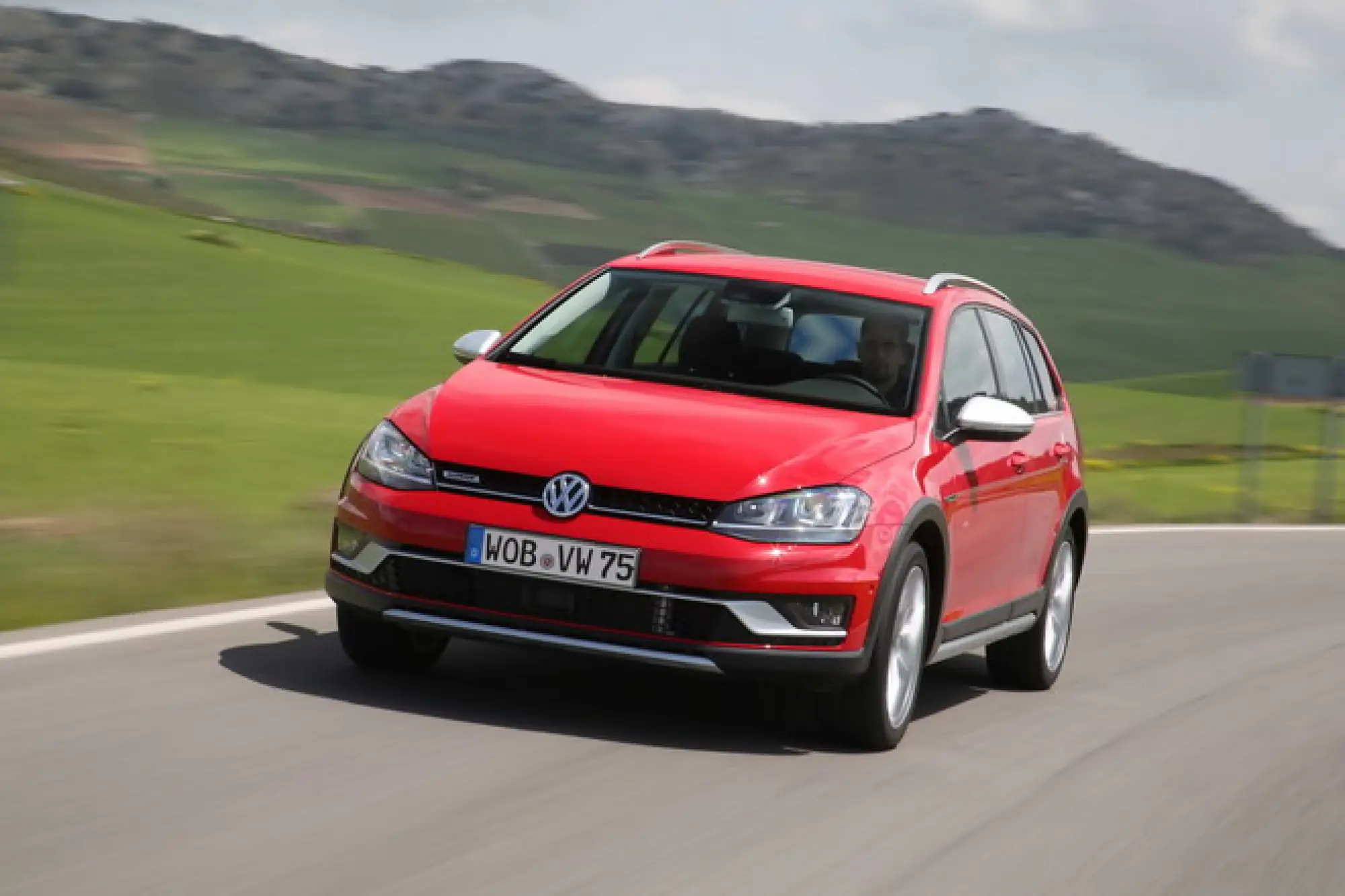 Volkswagen Golf Variant Alltrack, GTD, R: primo contatto - 137