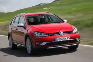 Volkswagen Golf Variant Alltrack, GTD, R: primo contatto - 139