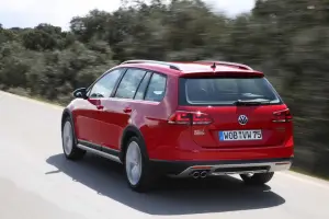 Volkswagen Golf Variant Alltrack, GTD, R: primo contatto - 142