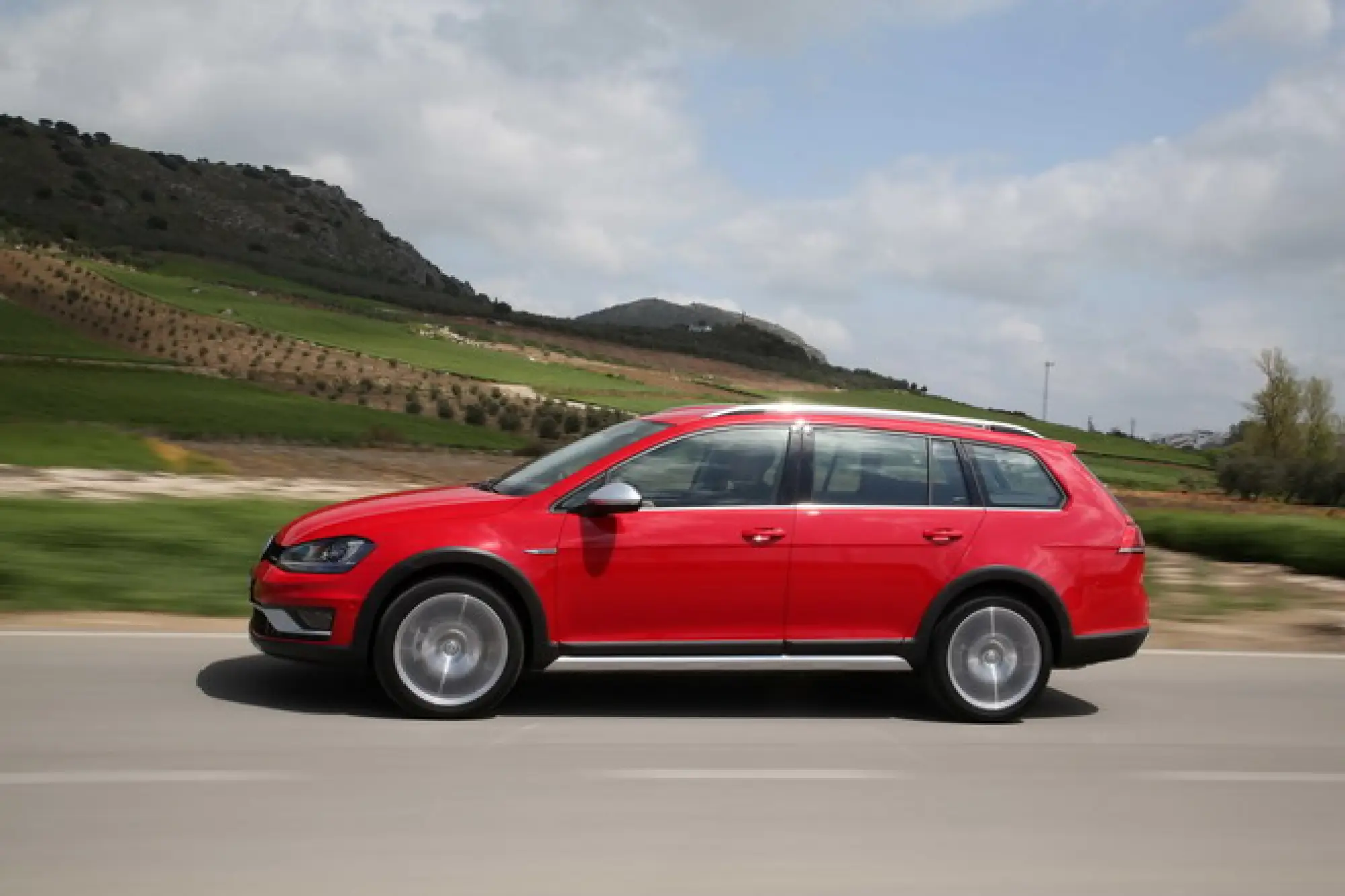 Volkswagen Golf Variant Alltrack, GTD, R: primo contatto - 145