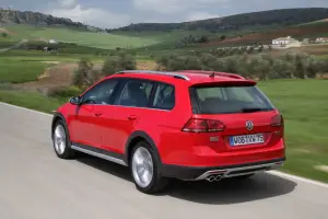 Volkswagen Golf Variant Alltrack, GTD, R: primo contatto - 150