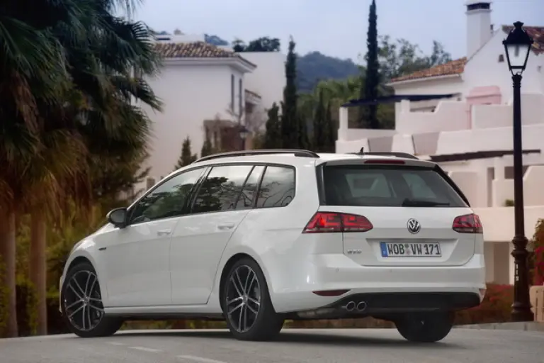 Volkswagen Golf Variant Alltrack, GTD, R: primo contatto - 165