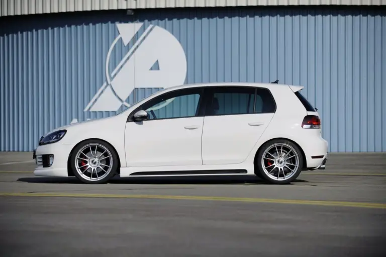 Volkswagen Golf VI GTI by Rieger - 1