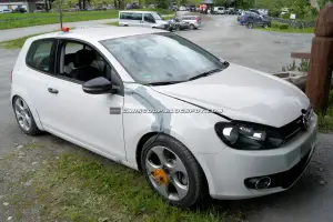 Volkswagen Golf VII foto spia giugno 2011 - 3