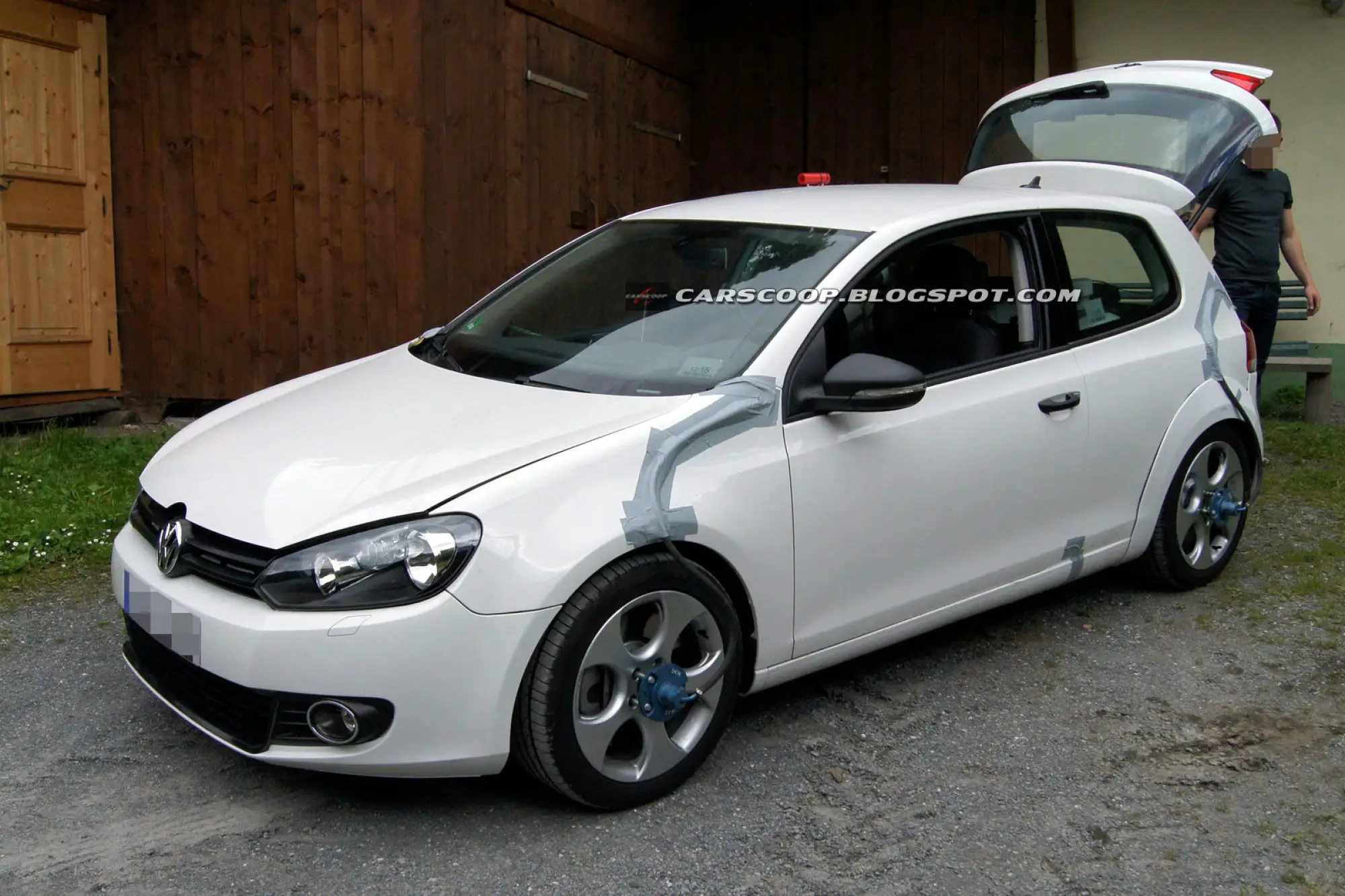 Volkswagen Golf VII foto spia giugno 2011 - 6