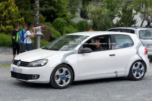 Volkswagen Golf VII foto spia giugno 2011 - 7