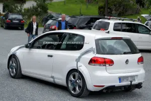 Volkswagen Golf VII foto spia giugno 2011 - 8