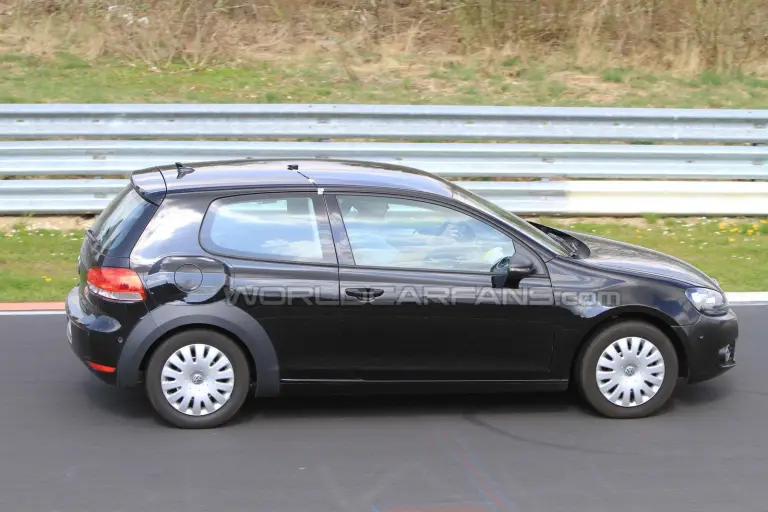 Volkswagen Golf VII: foto spia Nurburgring - 4