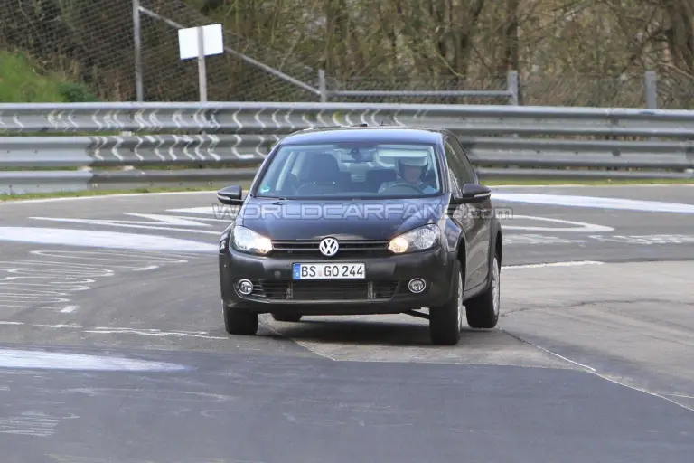 Volkswagen Golf VII: foto spia Nurburgring - 6