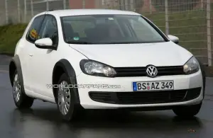 Volkswagen Golf VII: foto spia