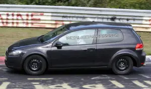 Volkswagen Golf VII: foto spia
