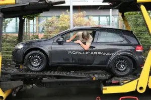 Volkswagen Golf VII: foto spia