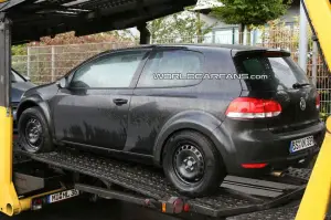 Volkswagen Golf VII: foto spia