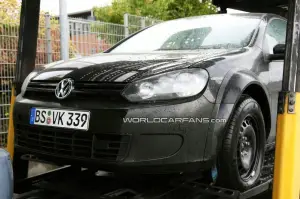 Volkswagen Golf VII: foto spia