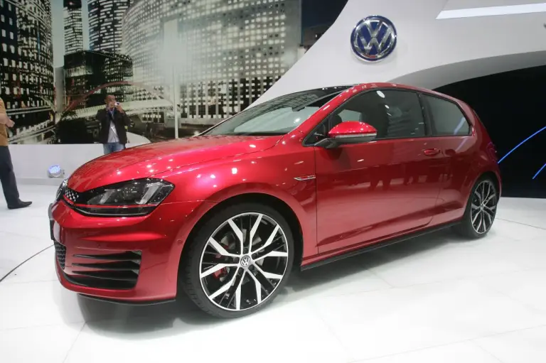 Volkswagen Golf VII GTI - Salone di Parigi 2012 - 9