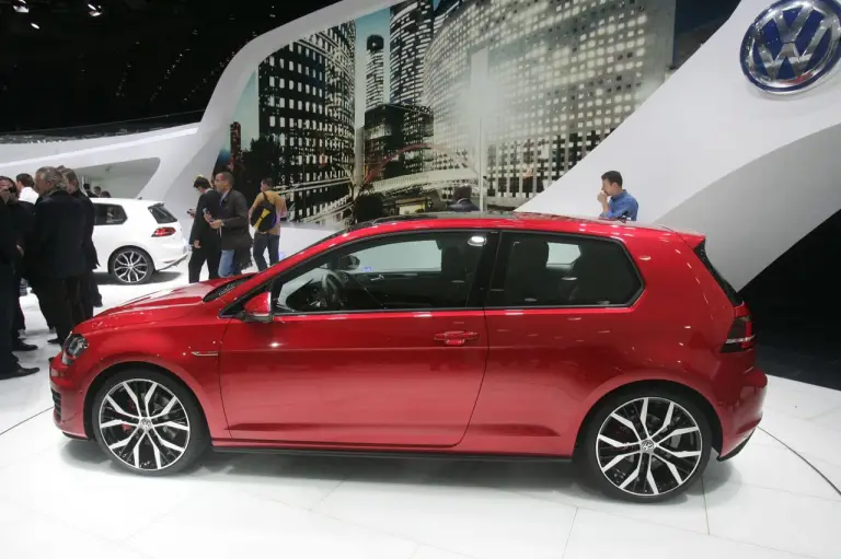 Volkswagen Golf VII GTI - Salone di Parigi 2012 - 10