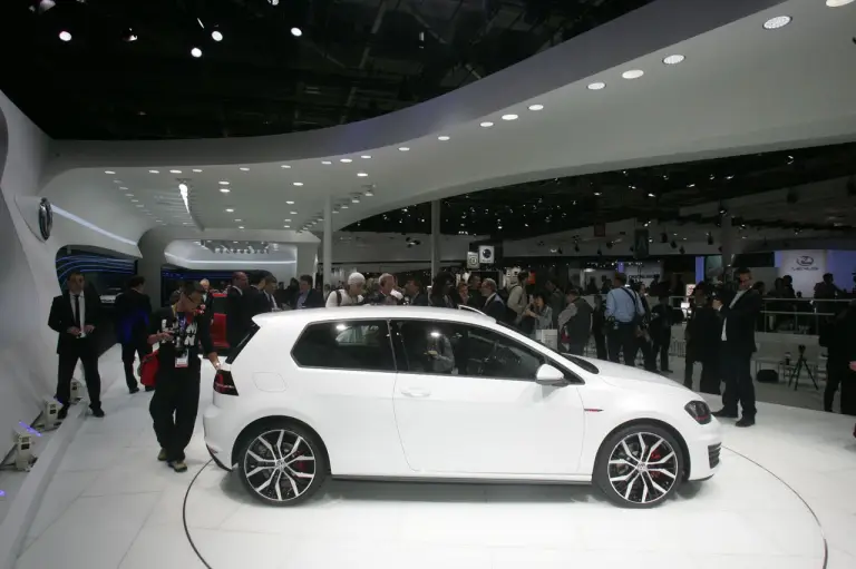 Volkswagen Golf VII GTI - Salone di Parigi 2012 - 13