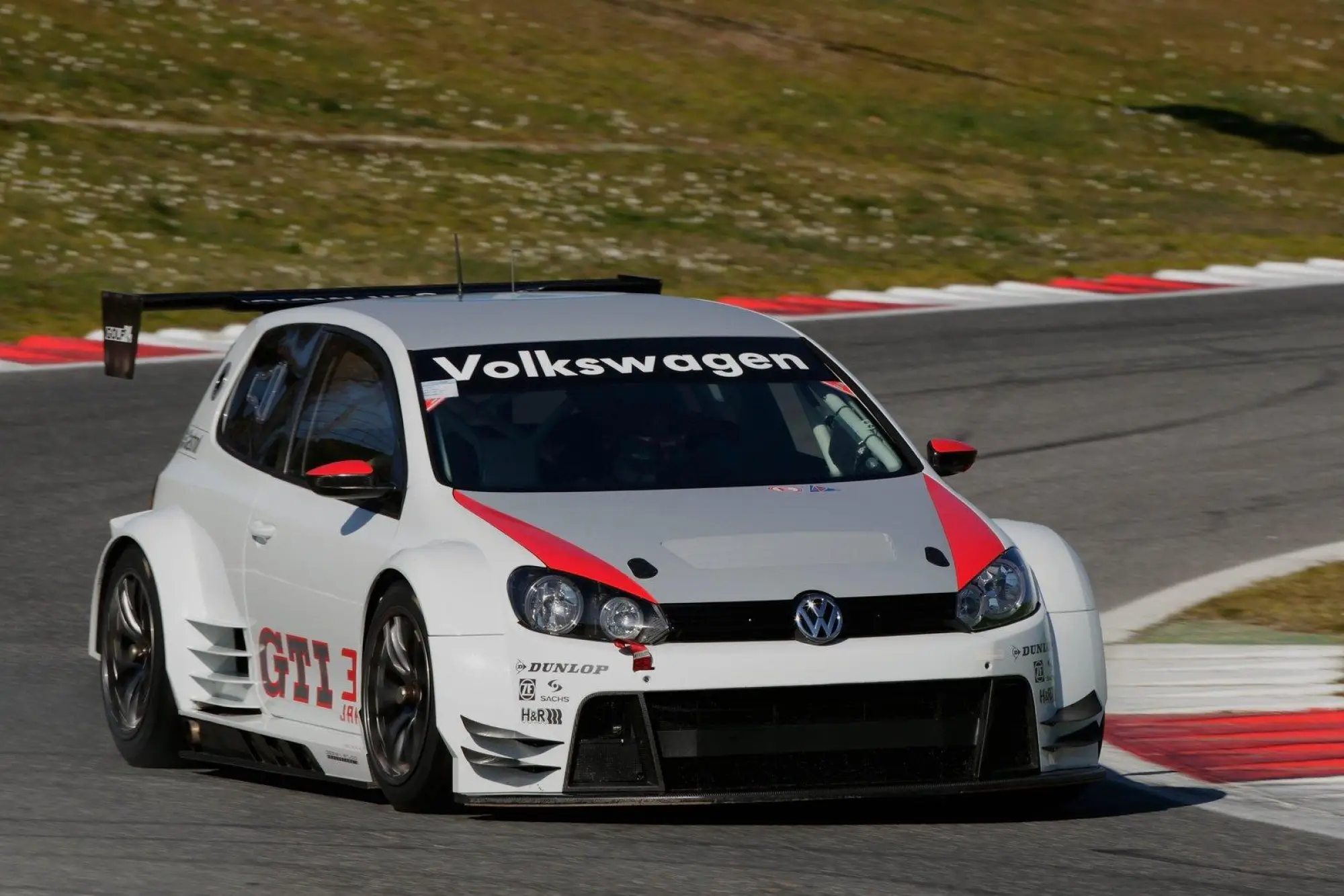 Volkswagen Golf24 - 2