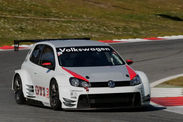 Volkswagen Golf24 - 2