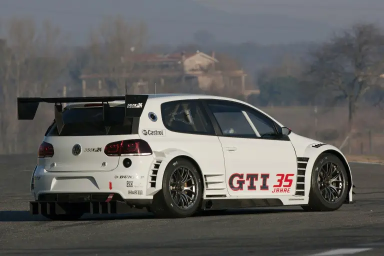 Volkswagen Golf24 - 4