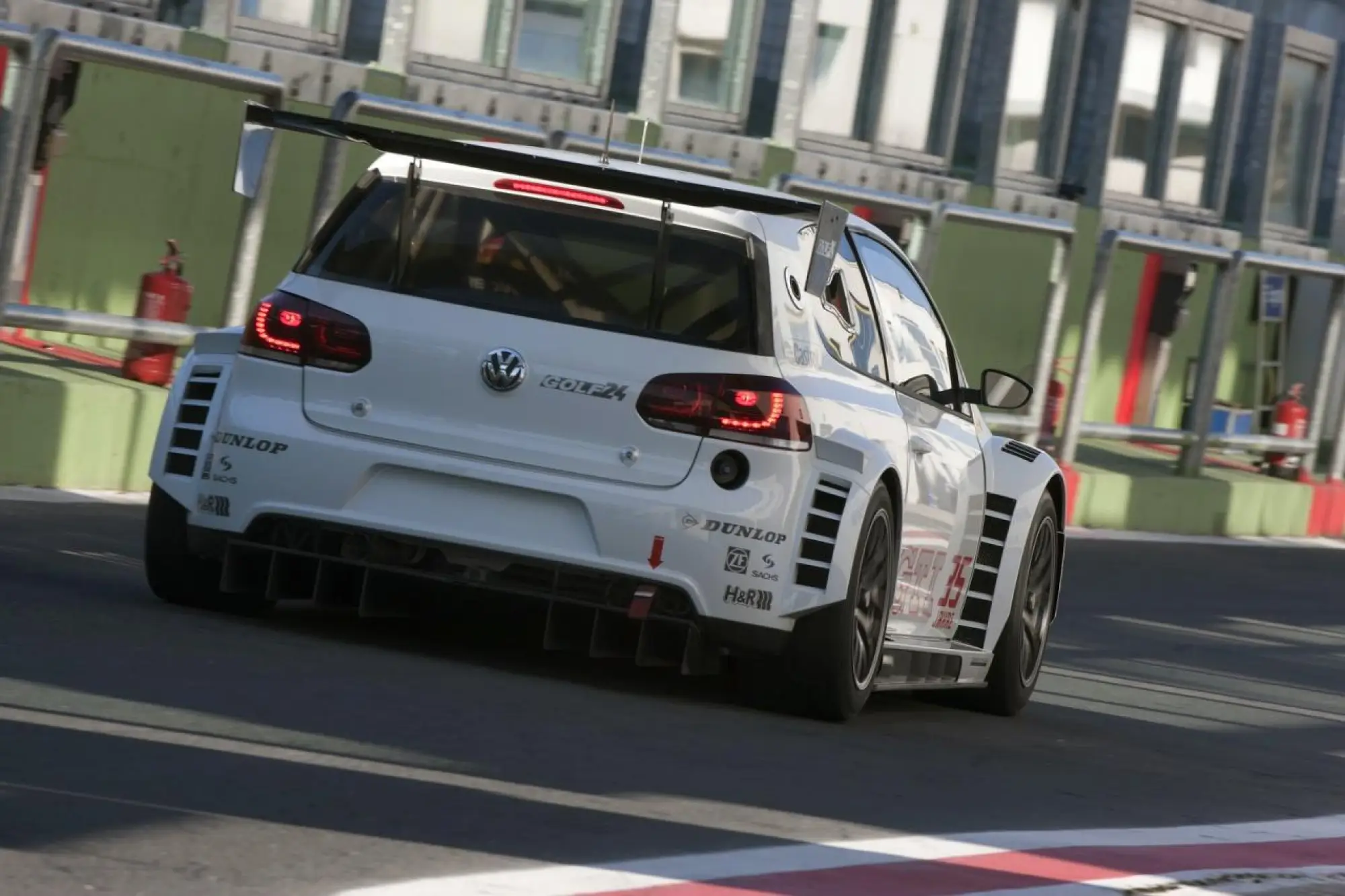 Volkswagen Golf24 - 8
