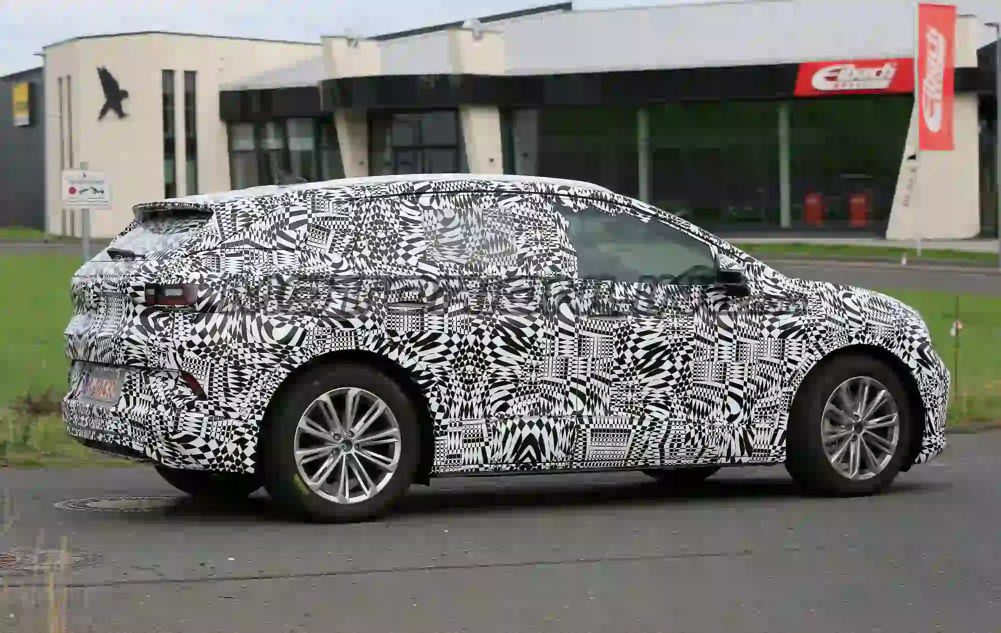 Volkswagen ID 3 e ID Crozz - Foto spia 21-08-2019 - 23