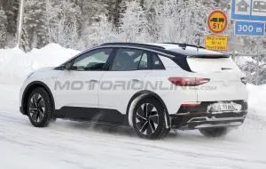 Volkswagen ID 4 - Foto spia 14-02-2020